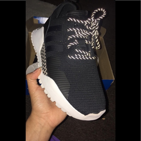 ‼️ Adidas ‼️ - Picture 1 of 4